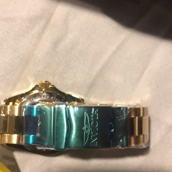Invicta watch and storage case . - Picture 5 of 6